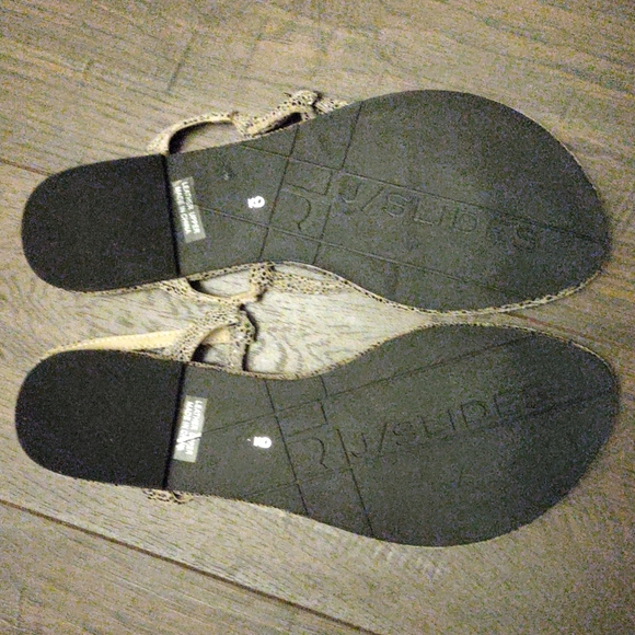 J/Slides Strappy Thong Sandals - Picture 8 of 9